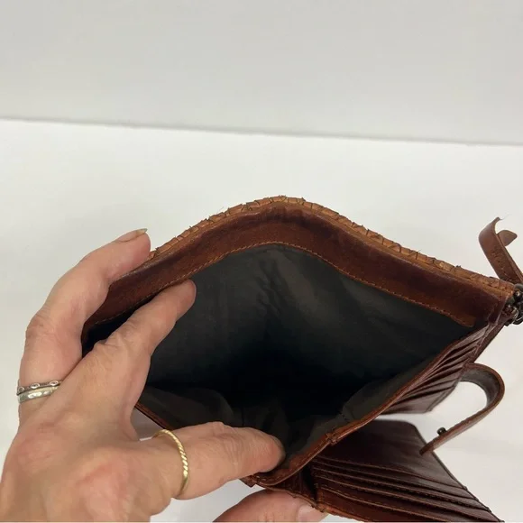 Vilenca Holland Woven Leather Bifold Distressed Wallet - Anthropologie
